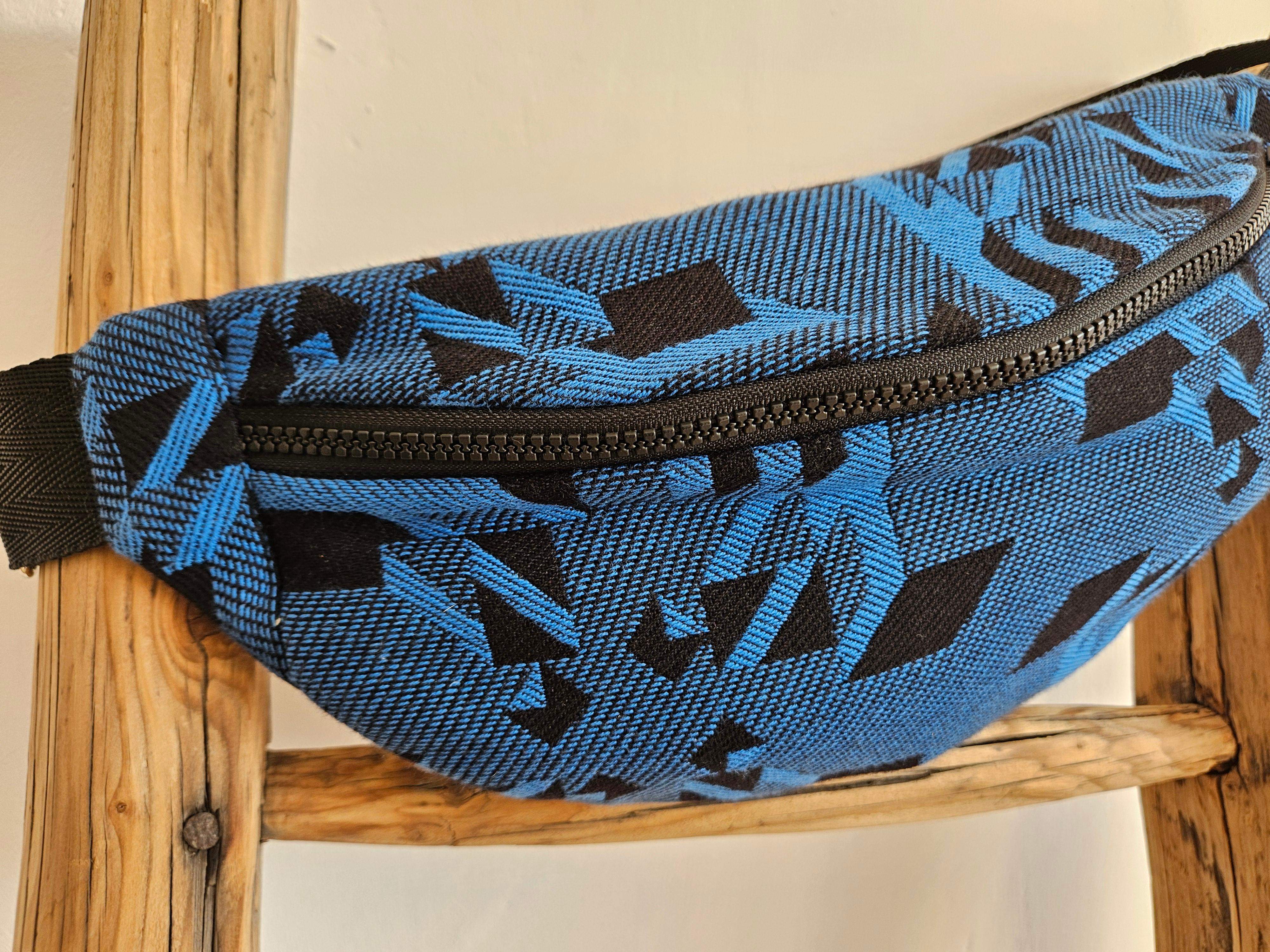 Nerka mała niebiesko-czarna 1