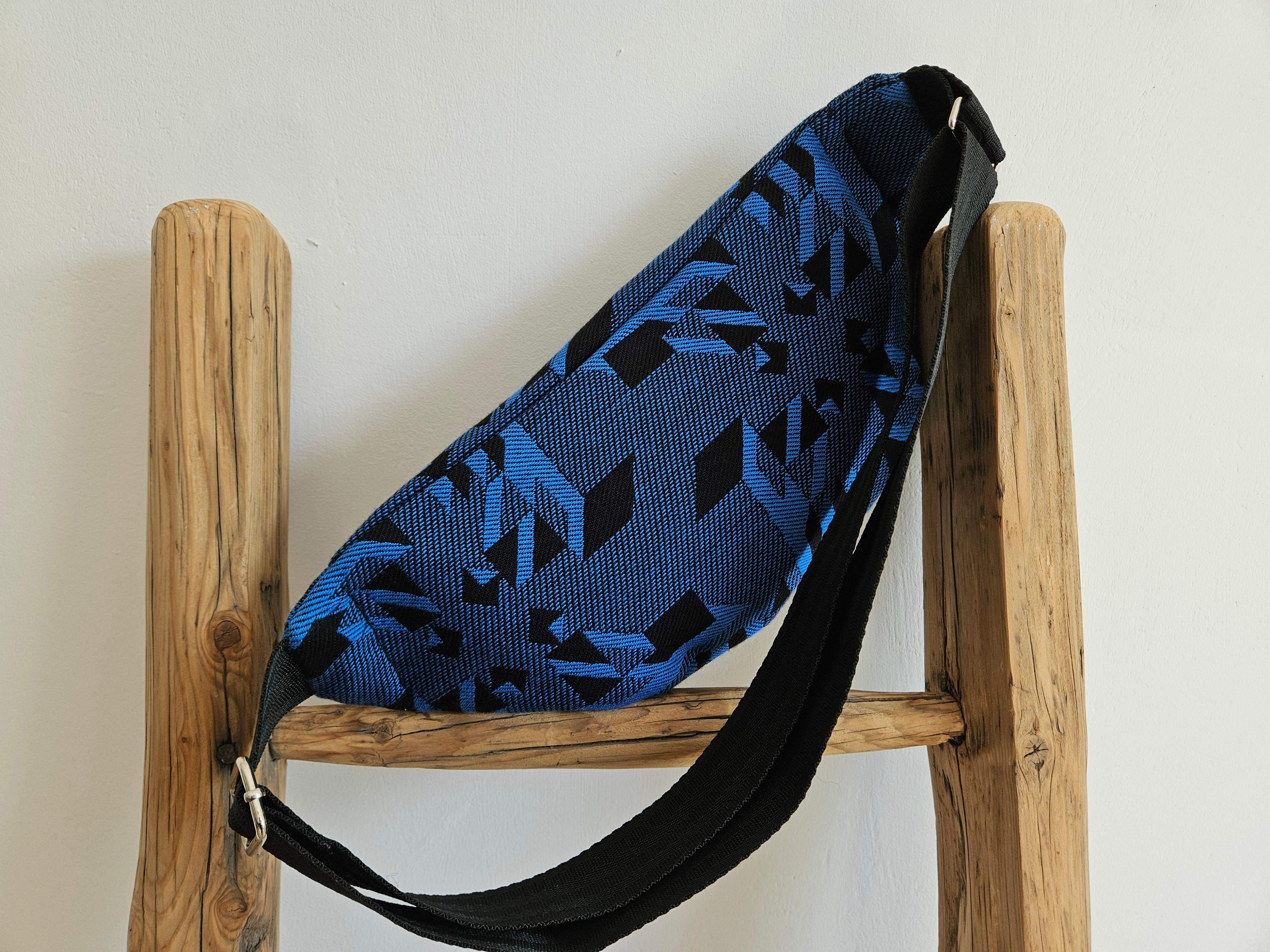 Nerka mała niebiesko-czarna 2