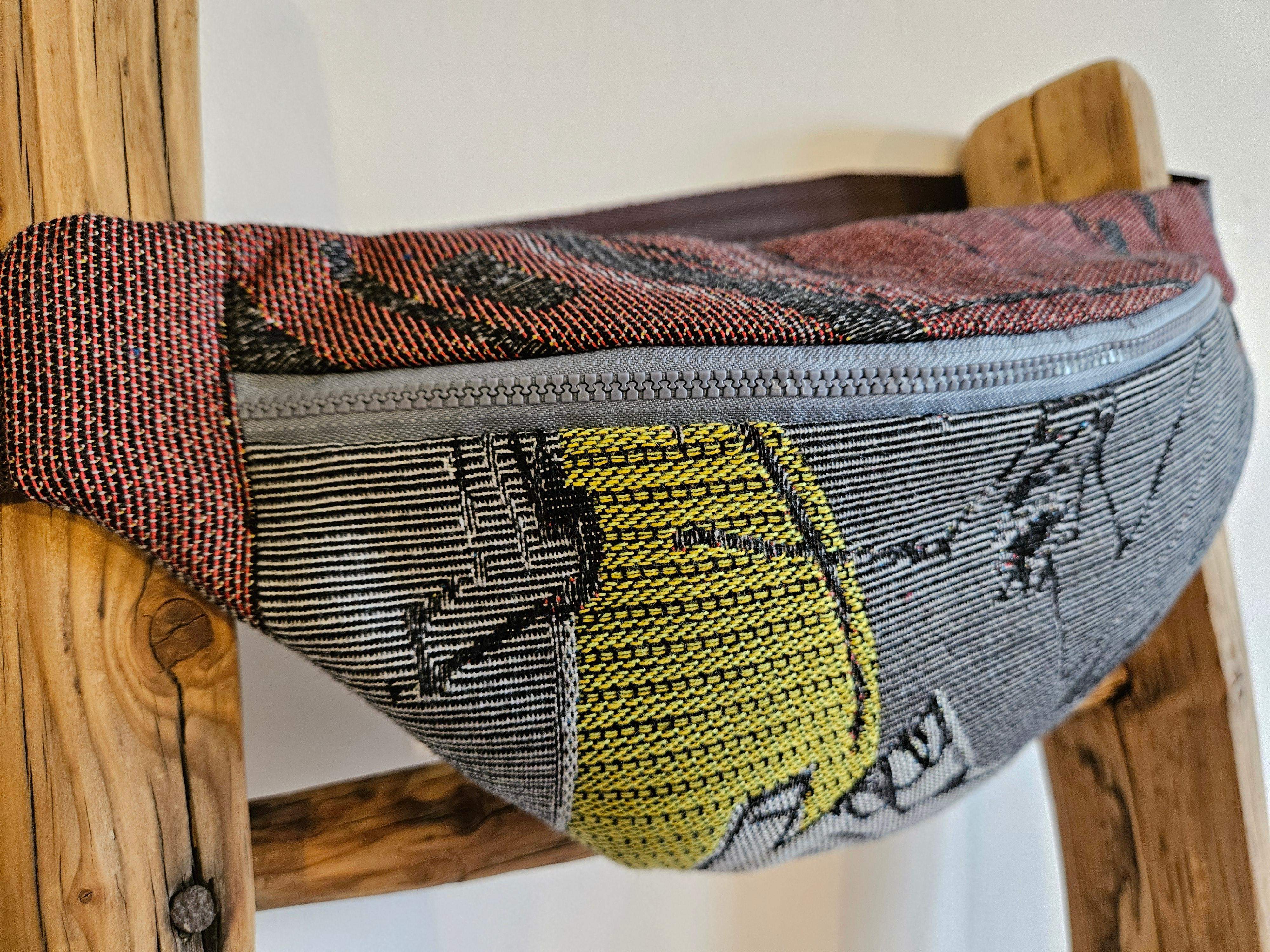 Nerka mała bordo-żółty 1