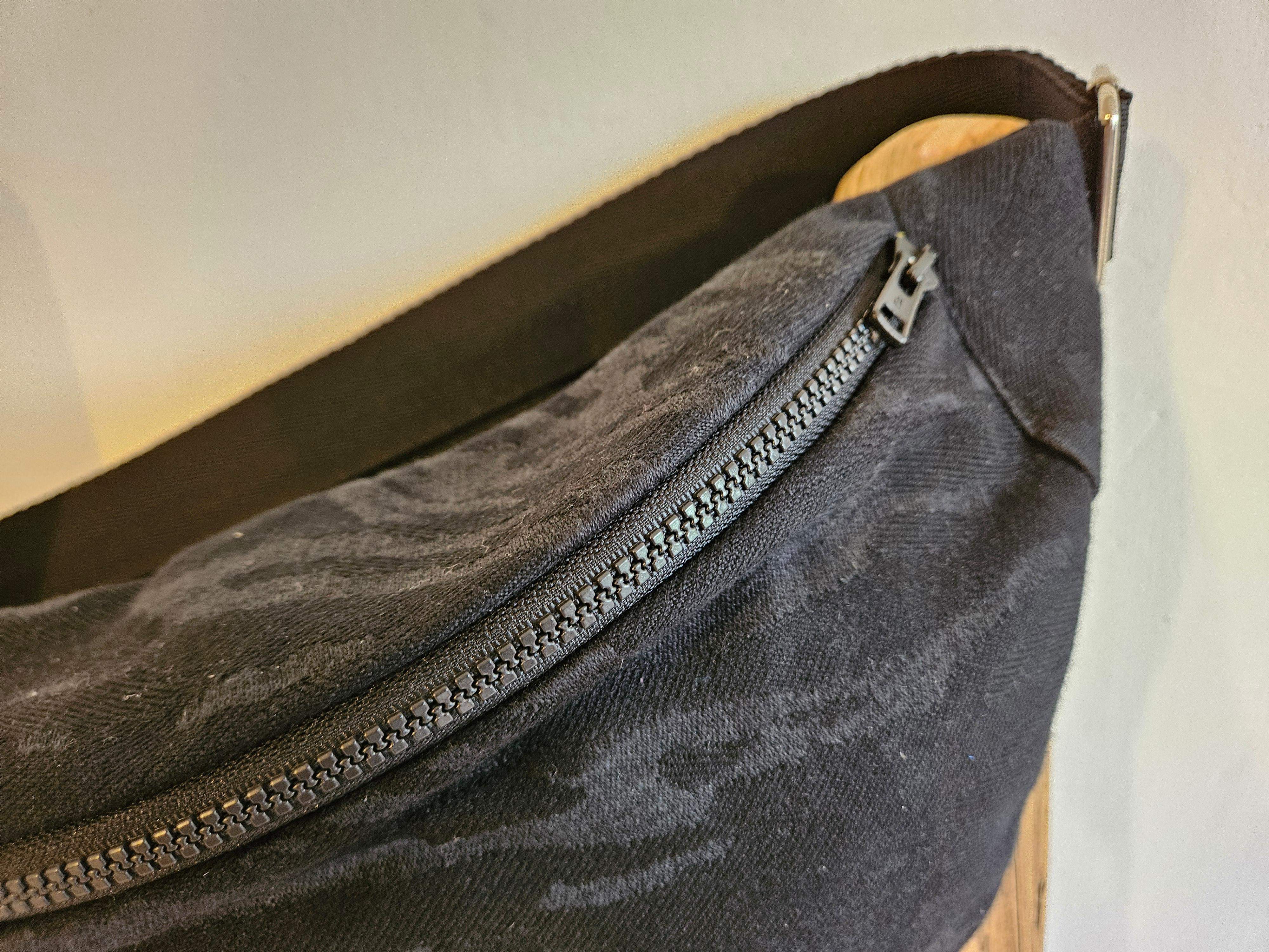 Nerka duża czarna ornament 1