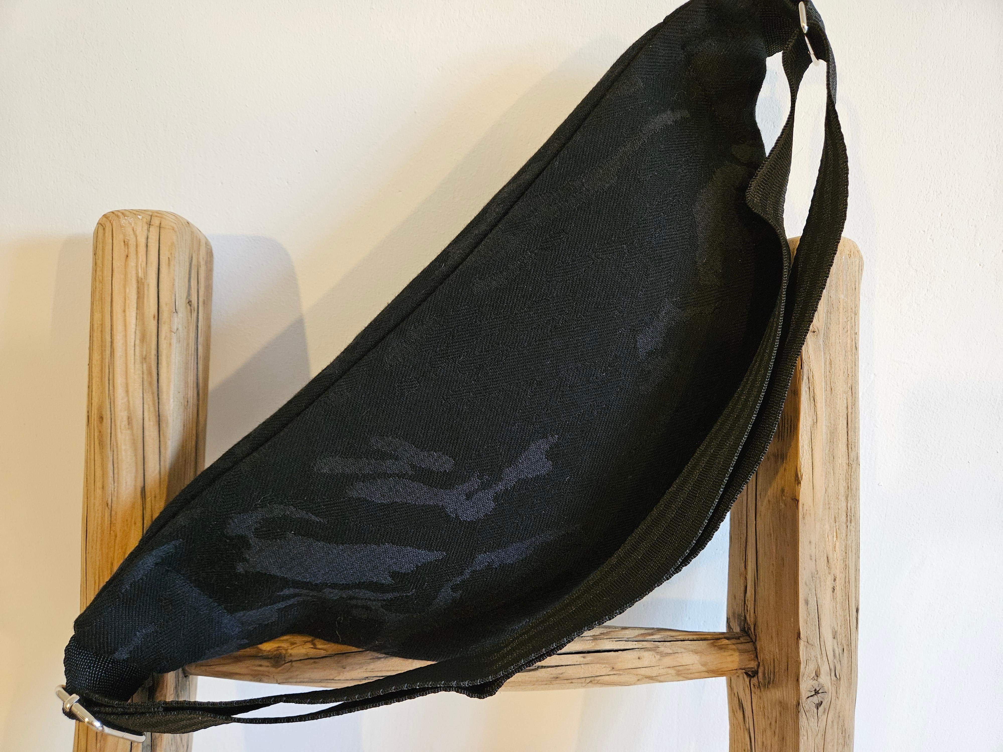 Nerka duża czarna ornament 2