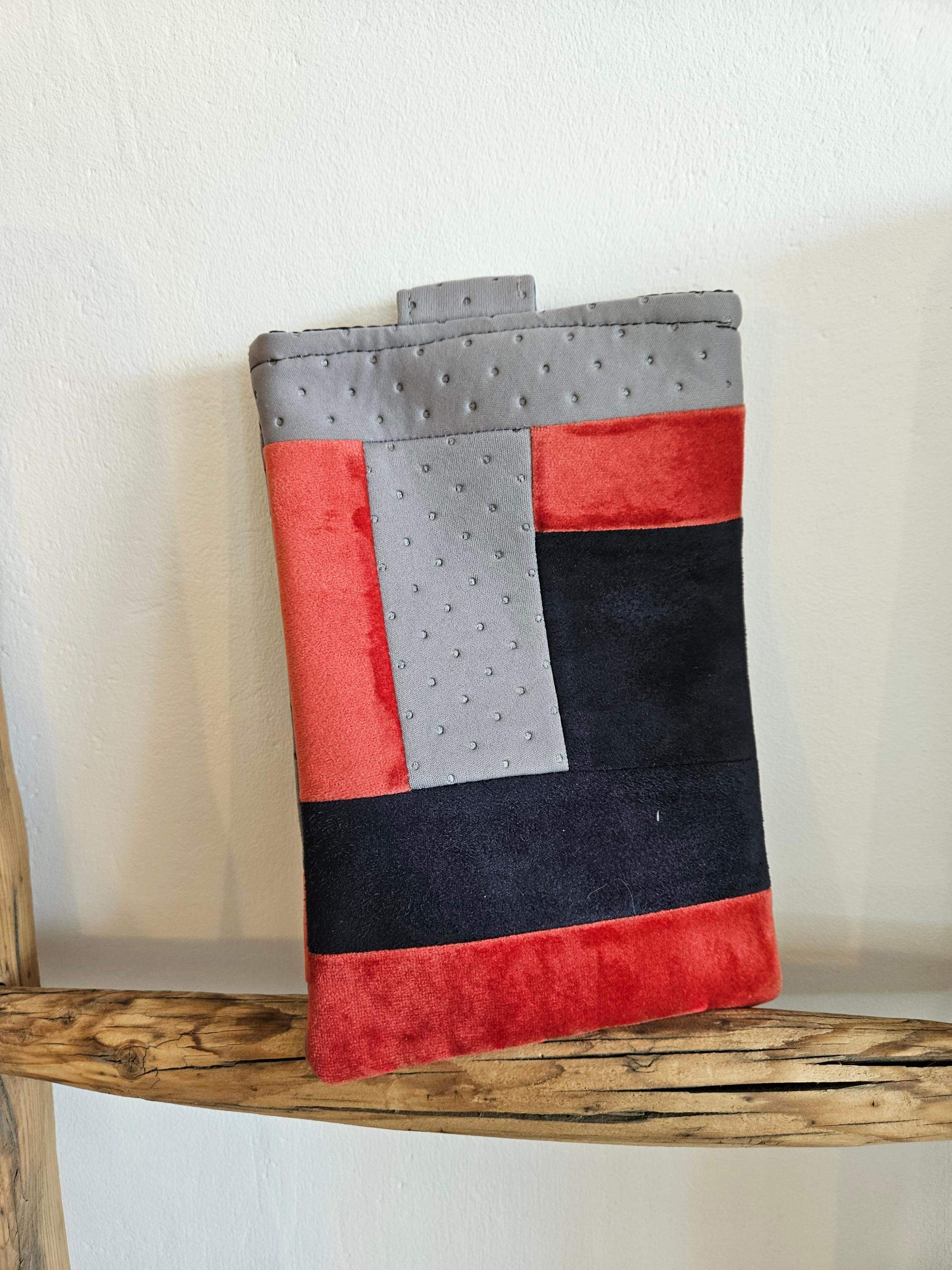 Etui na paszport szare kropki 1