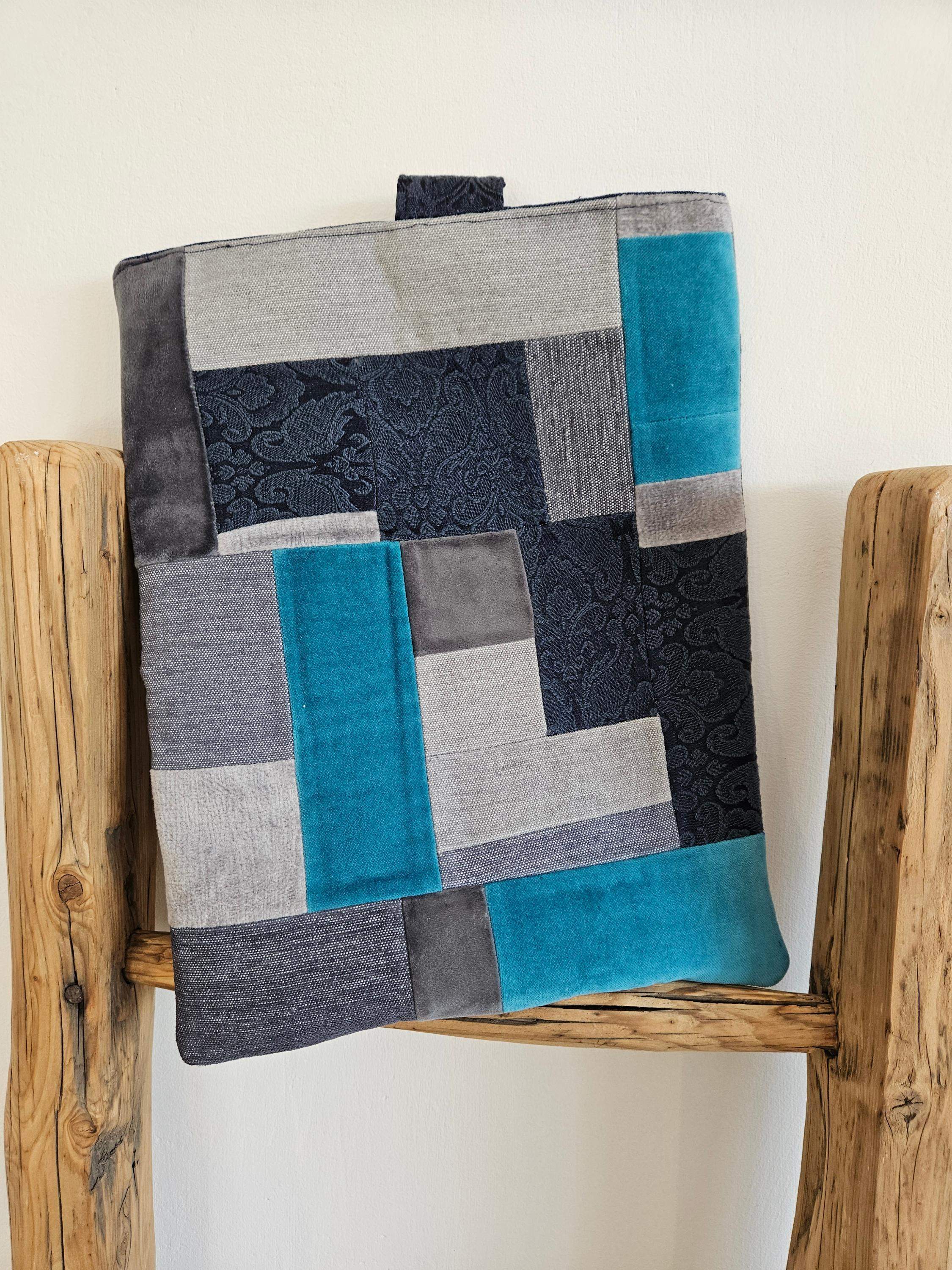 Etui na laptop/tablet błękitny 1