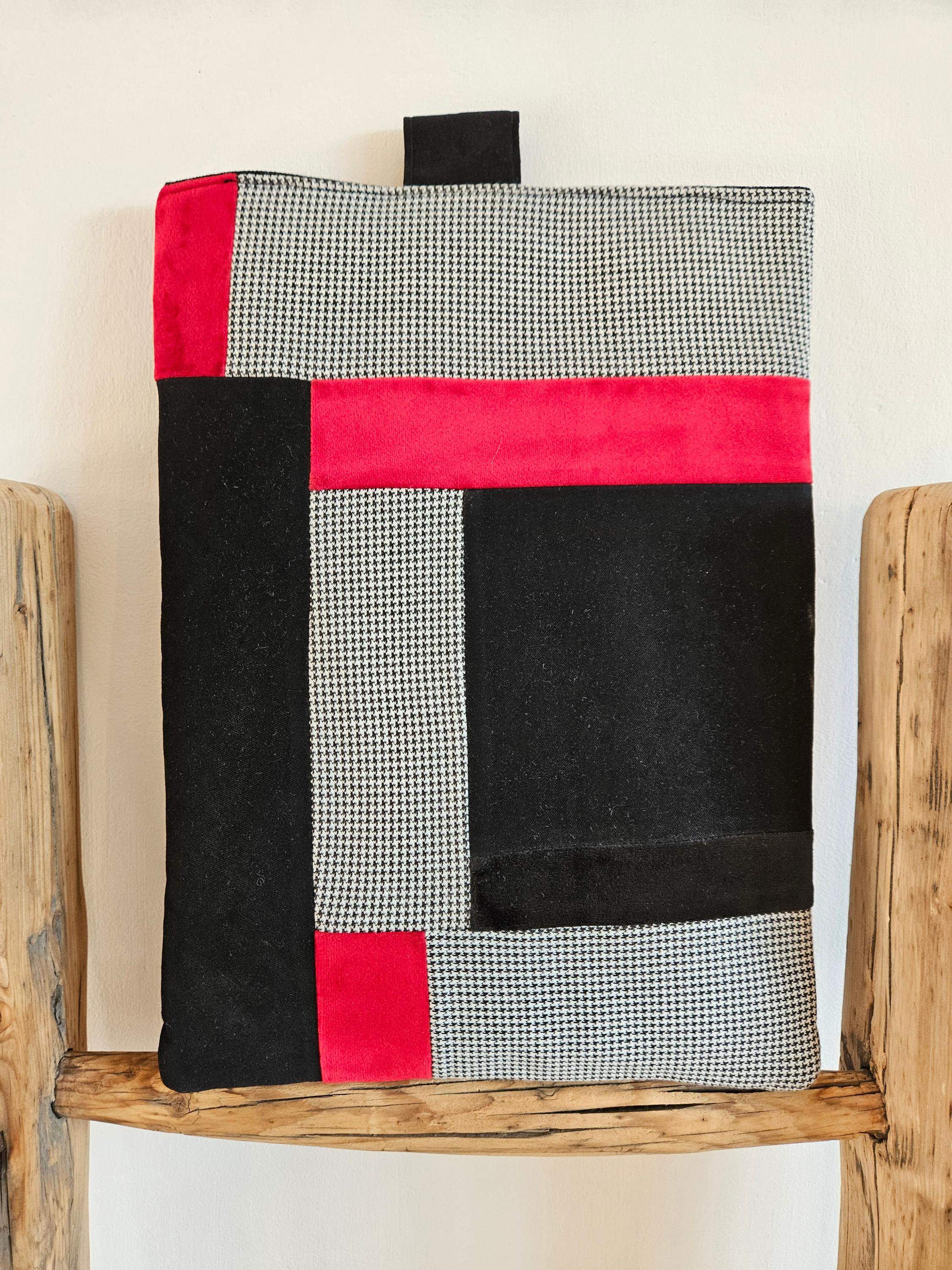 Etui na laptop/tablet czerwień-pepitka 1