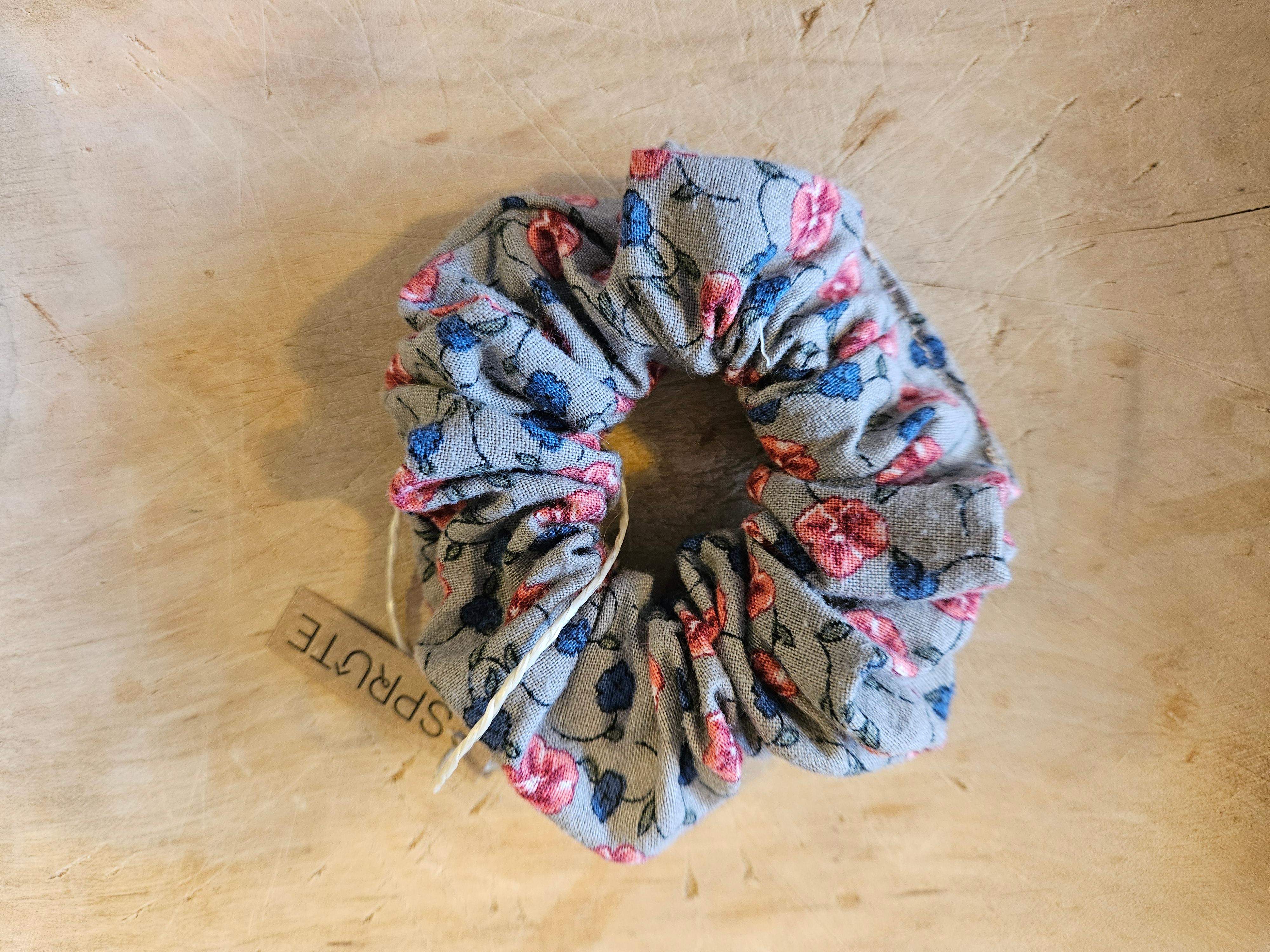 Gumka szara-kwiatki 0