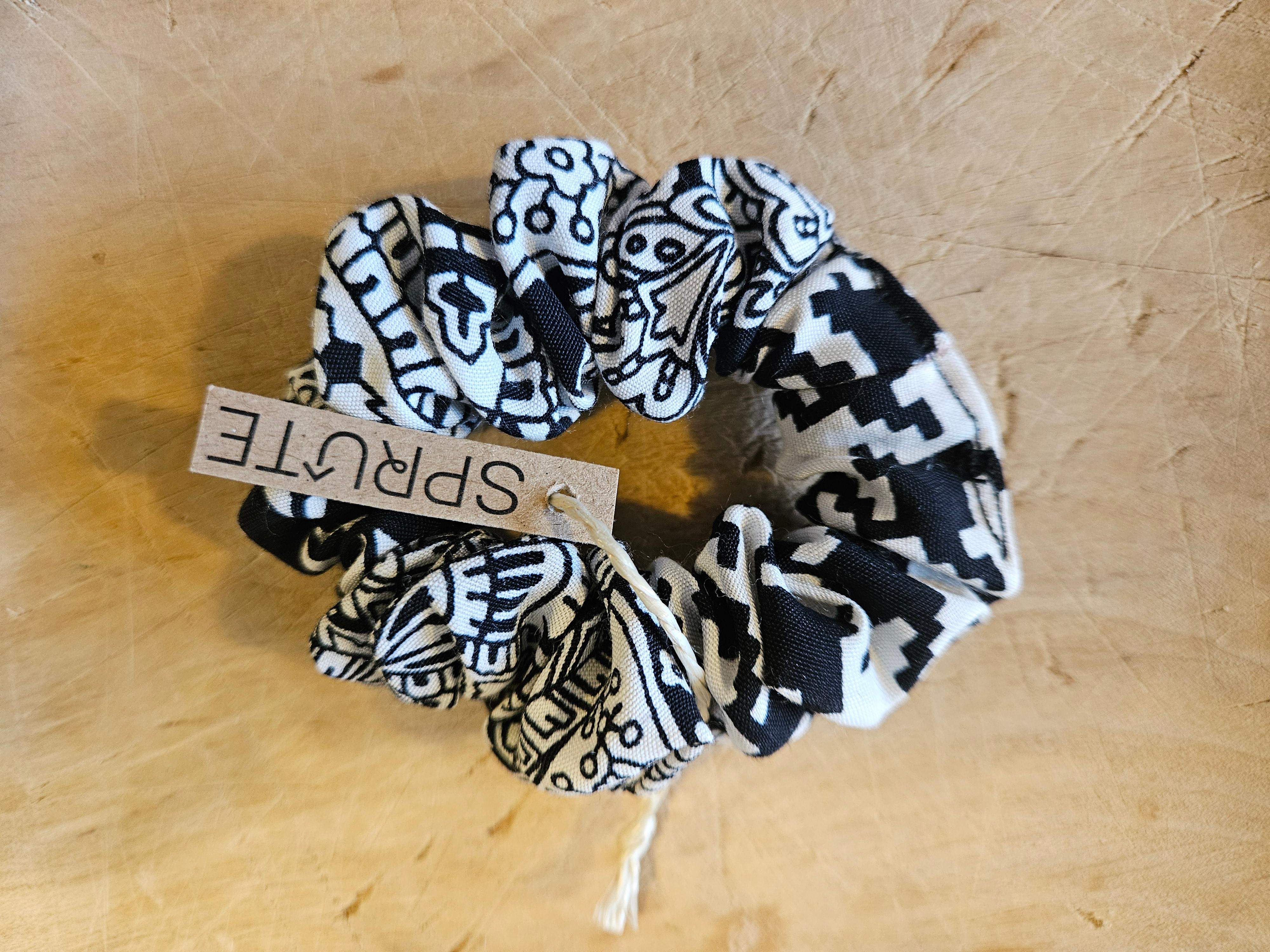 Gumka czarno-białe wzorki 0