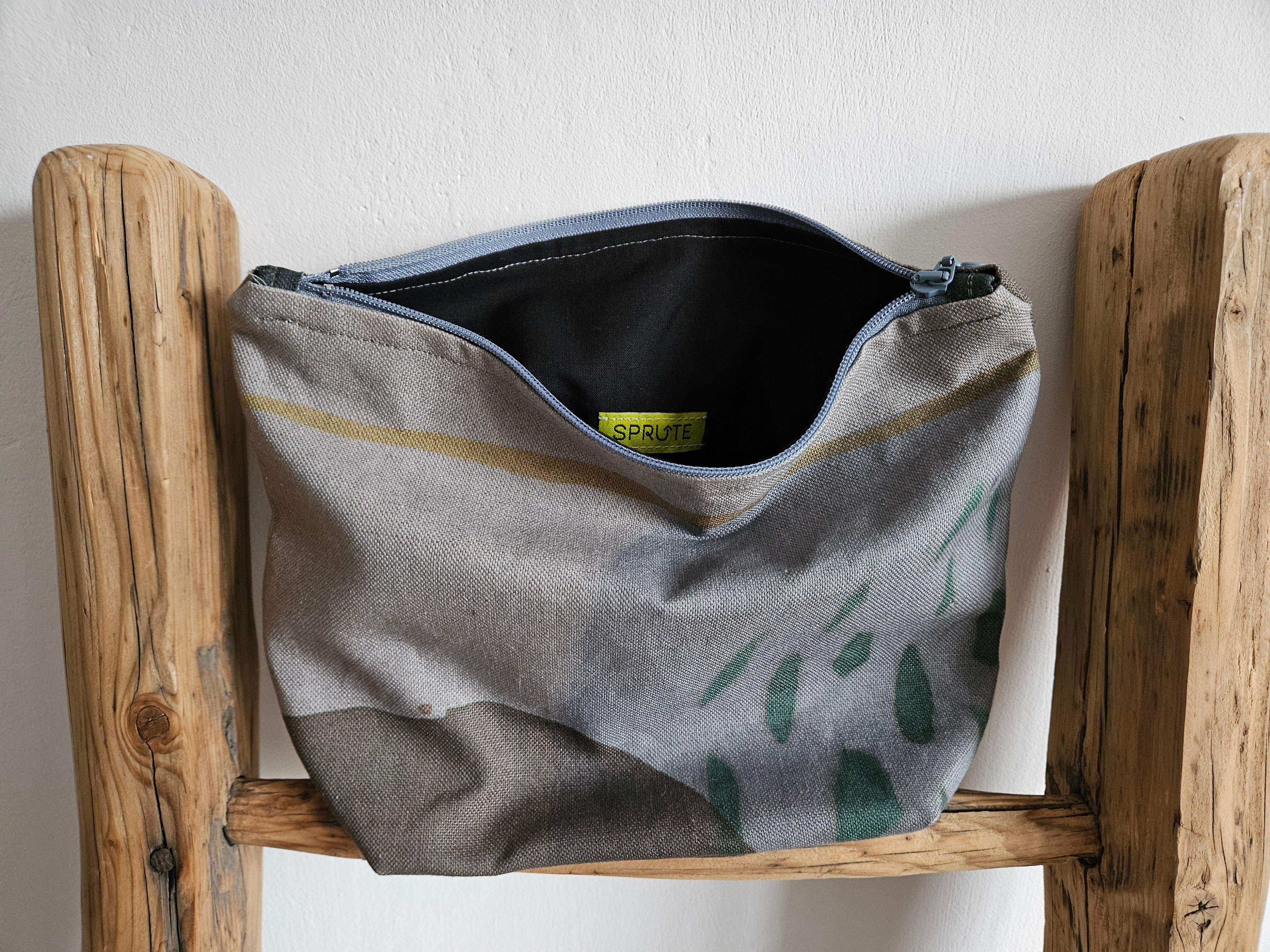 Kosmetyczka szare-brązy 2