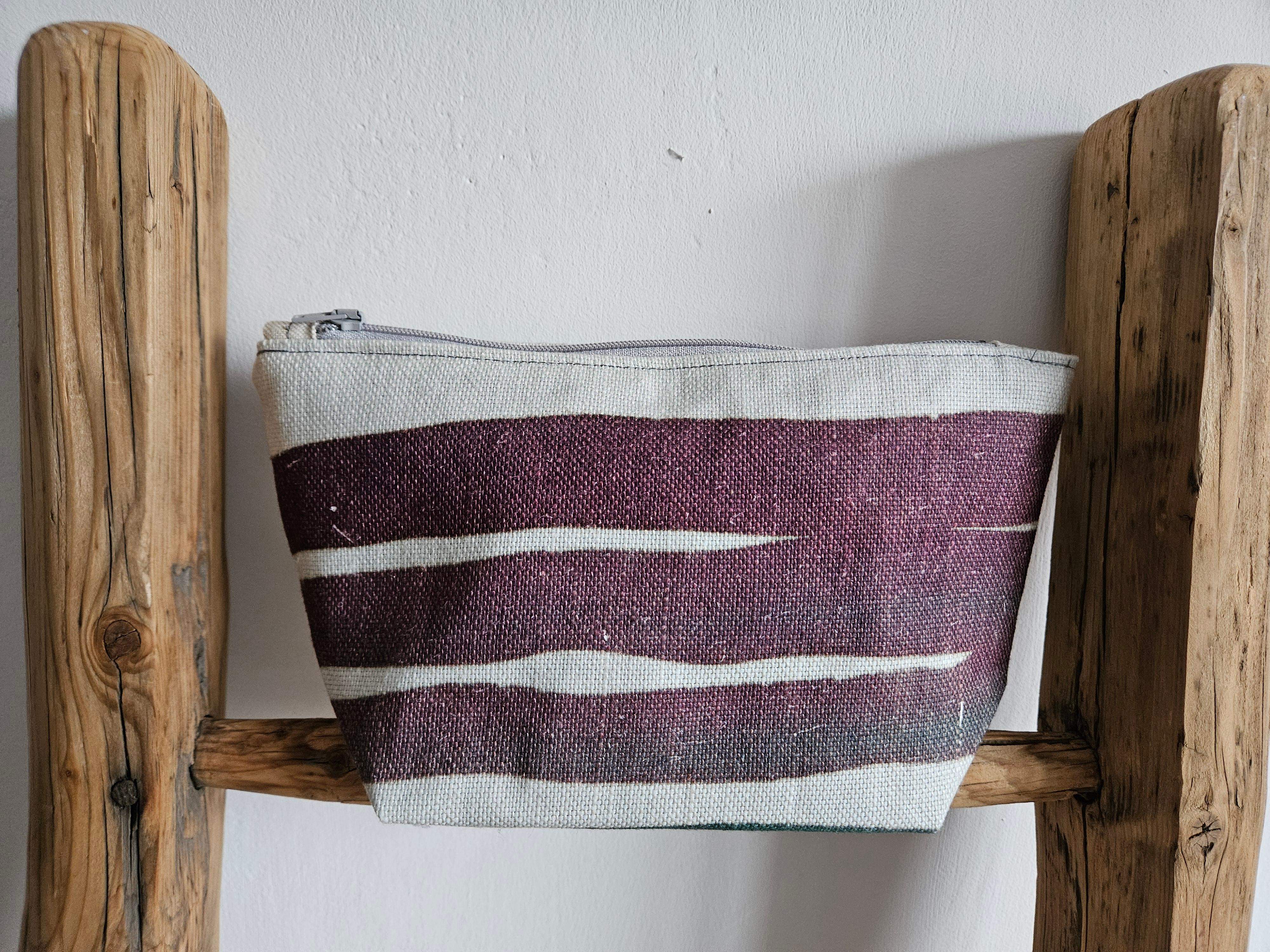 Kosmetyczka paski-kółko 1