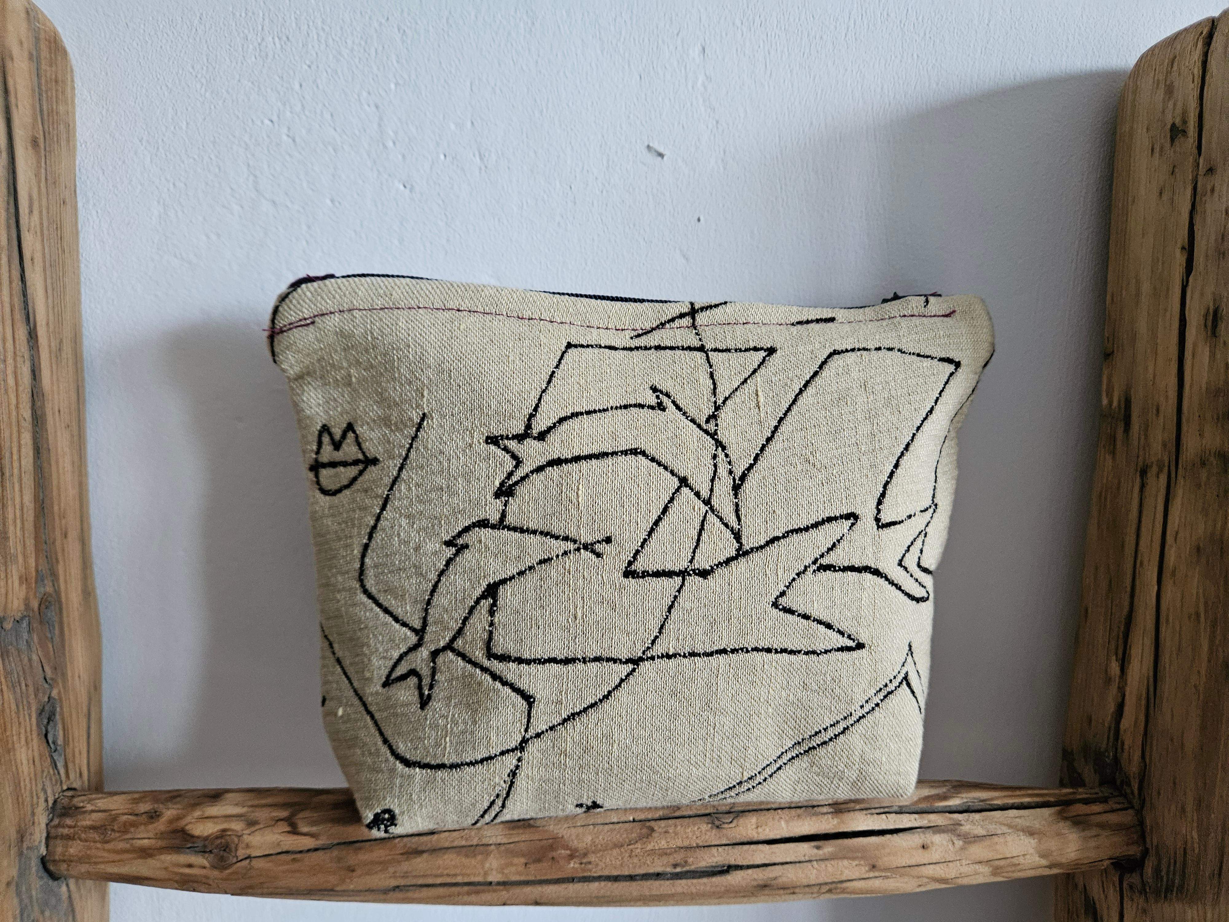 Kosmetyczka rysunki naskalne II 0