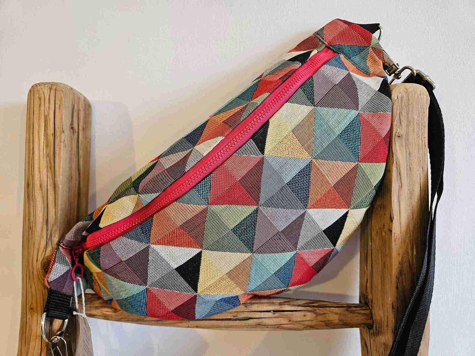 Nerka duża kolorowe trójkąty II 0