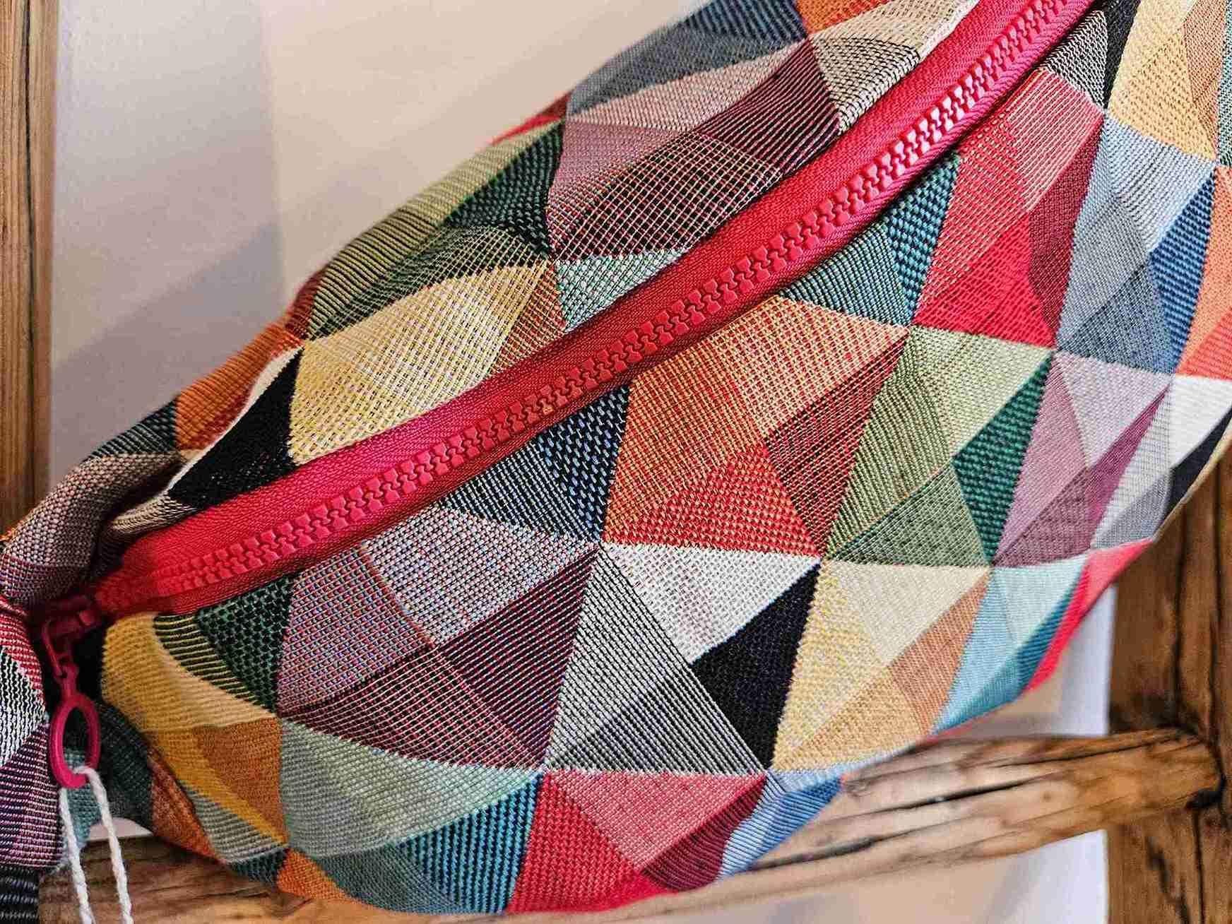 Nerka duża kolorowe trójkąty II 1