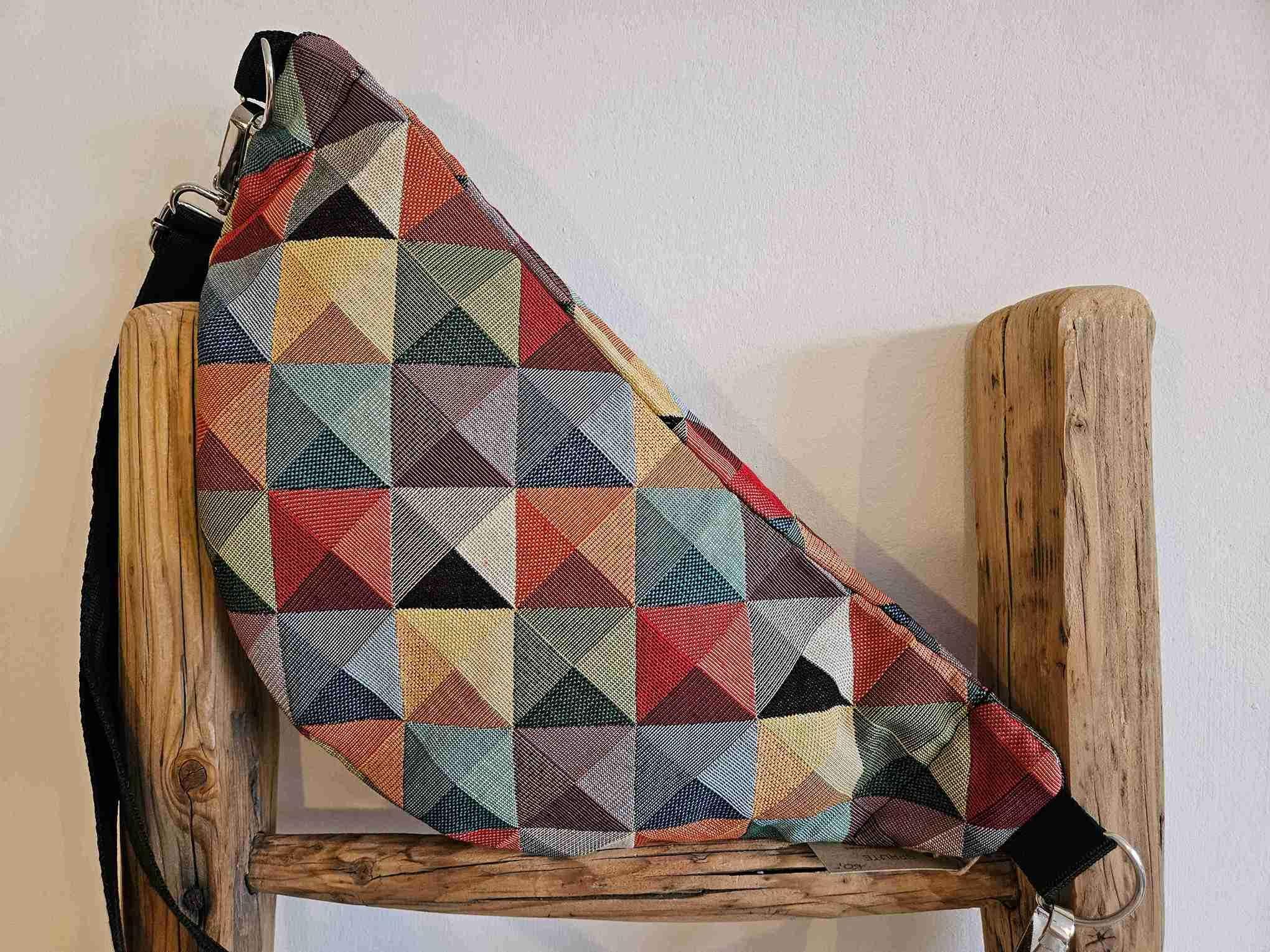 Nerka duża kolorowe trójkąty II 2