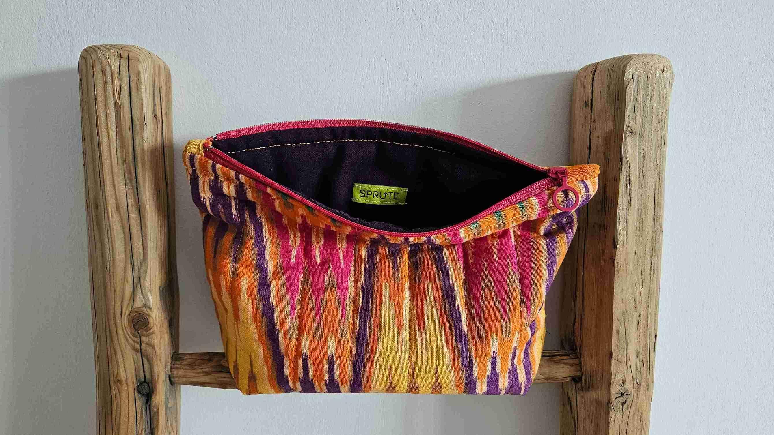 Kosmetyczka pikowana kolorowy ogień 2