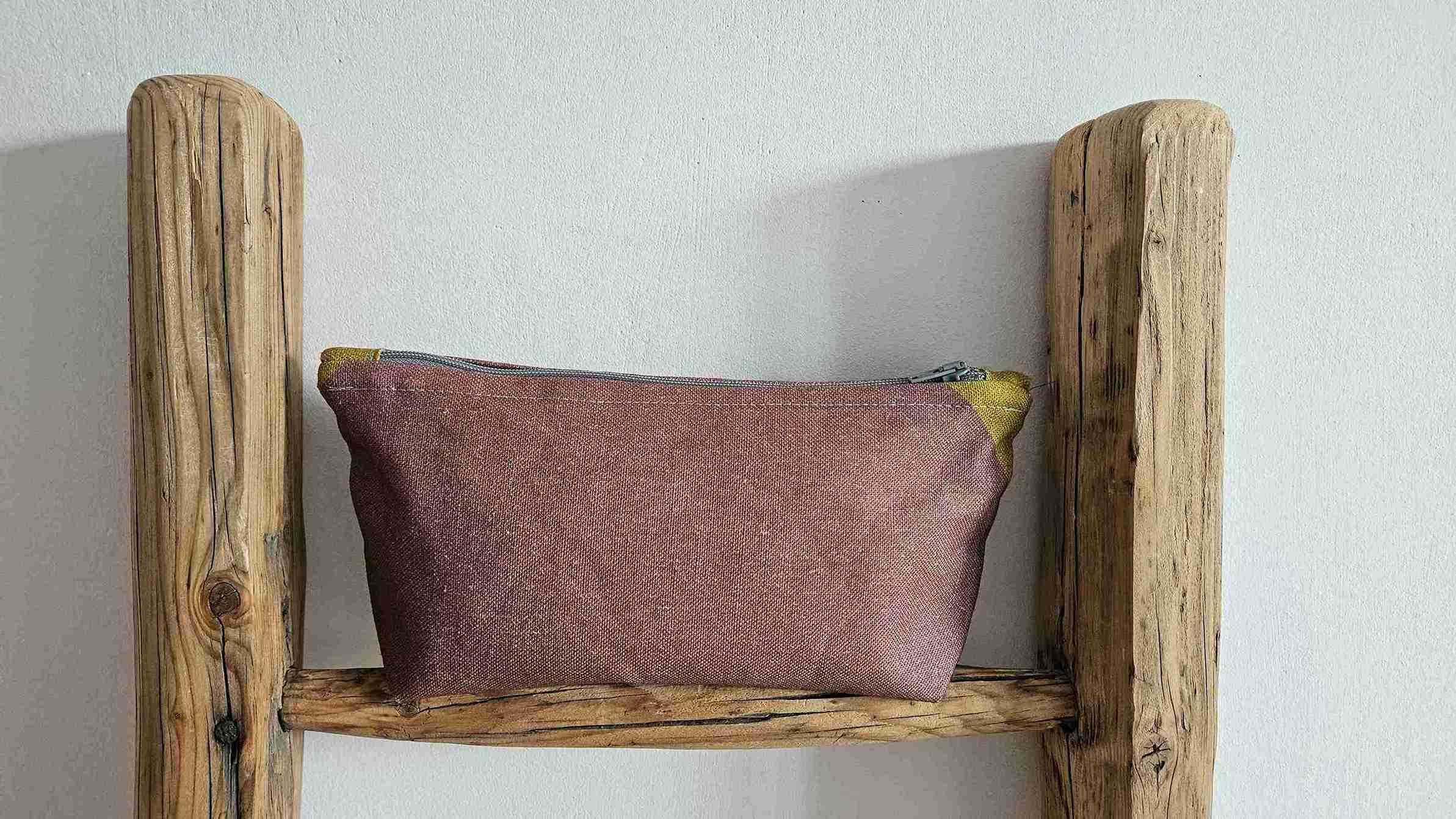 Kosmetyczka brudny róż 1