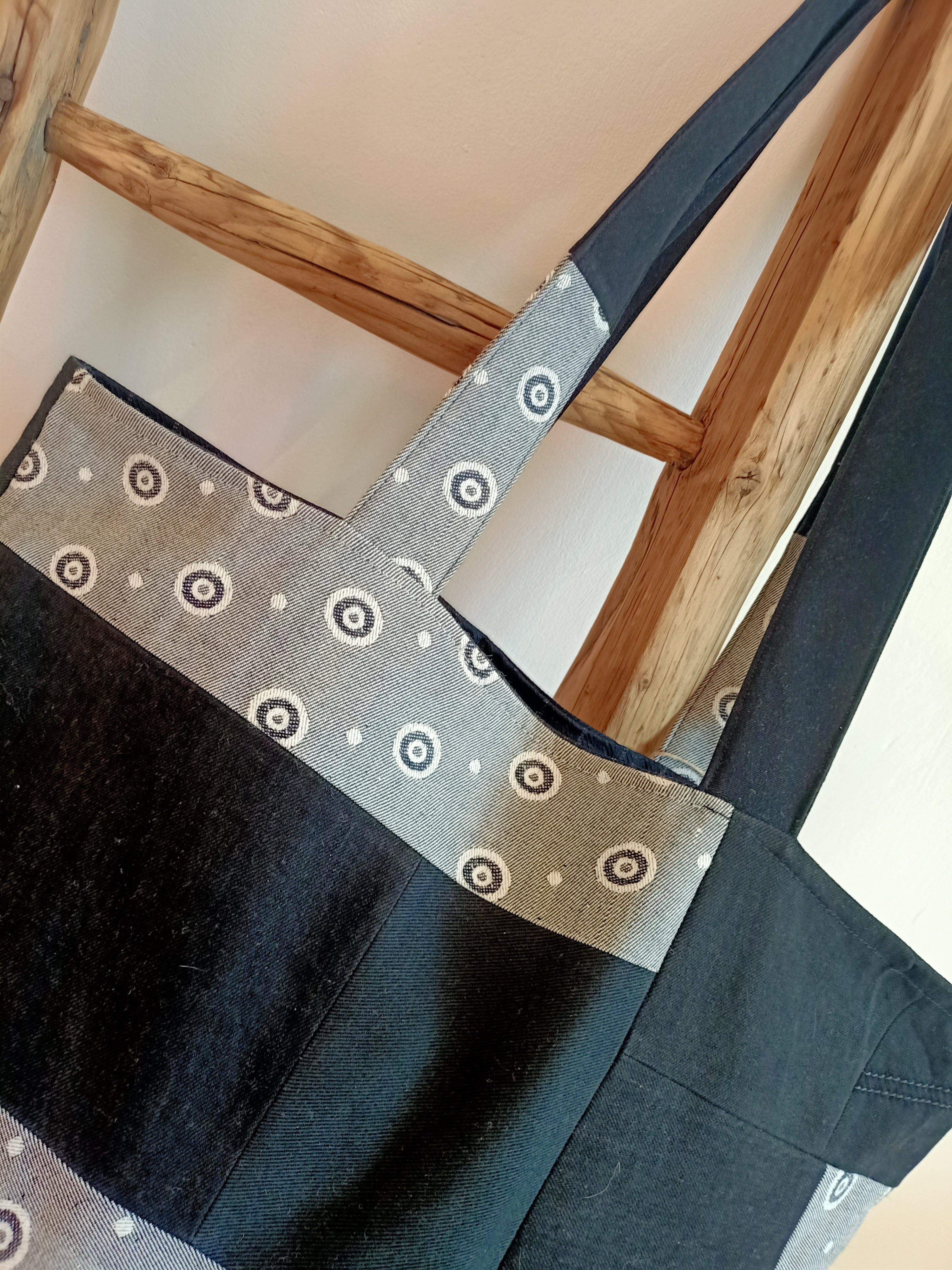 Torba king size czarna kółka 2