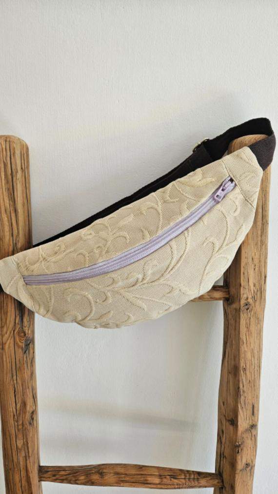 Nerka mała beżowa 0