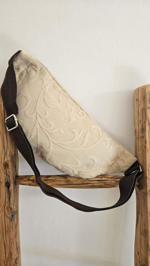 Nerka mała beżowa 1