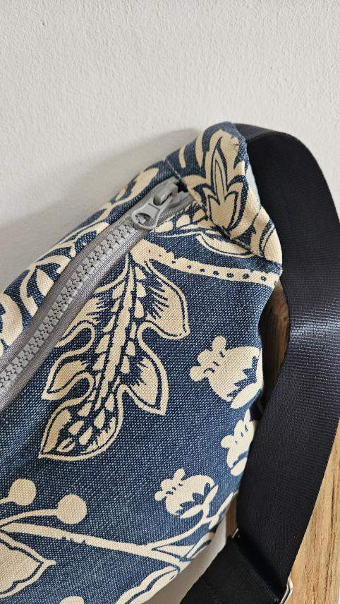 Nerka mała niebieska-kwiatki 2