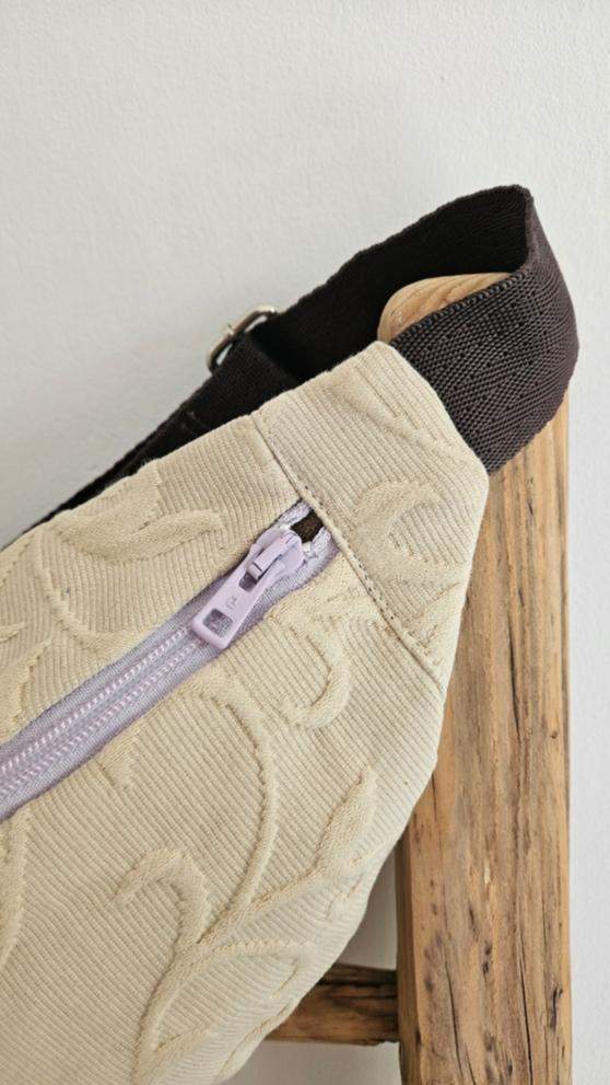 Nerka mała beżowa 2