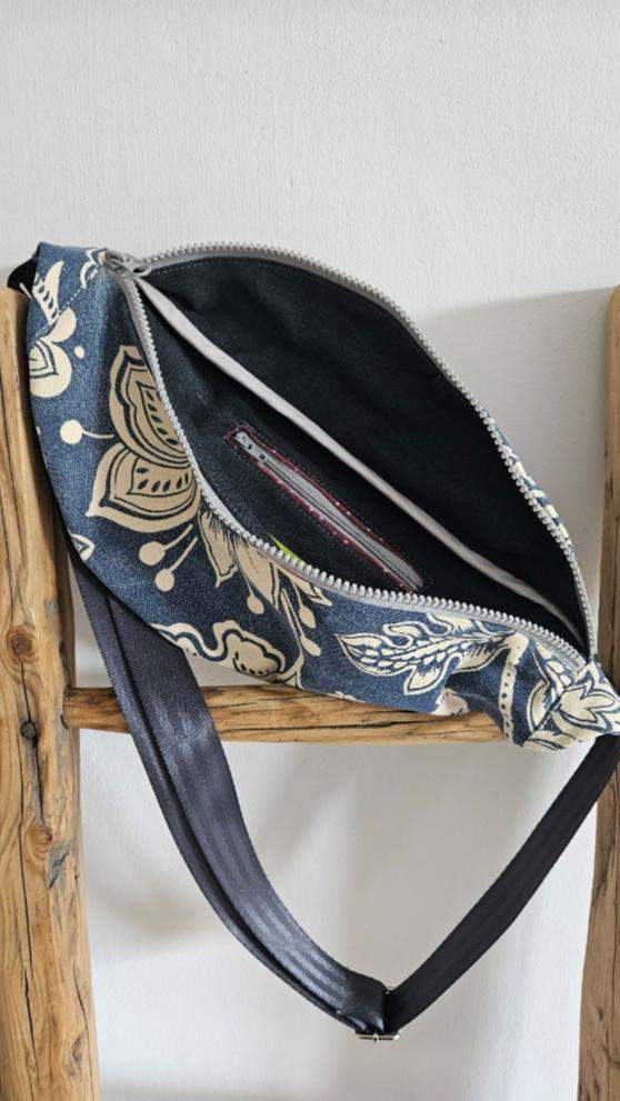 Nerka mała niebieska-kwiatki 3