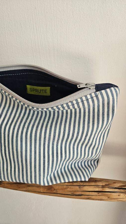 Kosmetyczka błękitne paski L 2