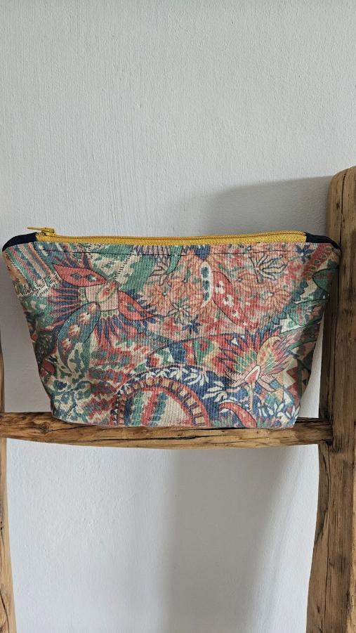 Kosmetyczka żółty zamek 0